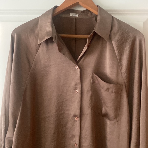 Aritzia Wilfred Button up - Pine Bark - Picture 2 of 3